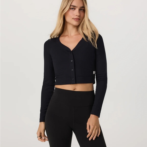 Vuori Black Long Sleeve Pose Mini Cardigan Size Medium - Picture 9 of 9